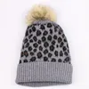 Parent-Child Family Befots Leopard Fleep chaud Soft Skul Skull Cap Pom Pom Baby Tree Treets Faux Fur Ball Winter Knit Kid Kid Earflap Cap Da051