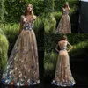 Nowy Sexy Champagne Butterfly Flowers Prom Dresses Głębokie V Neck Długie Suknie Wieczorowe Nosić Sheer Zadłany Przyciski Powrót Formalna Party Dress Custom