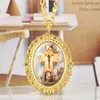 Antico classico orologio da taschino di forma ovale dorata di lusso Madonna/Gesù/design uomo donna orologio analogico al quarzo con collana catena regalo