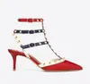 Hot Sale-Pointed Toe Studs Patent Läder Nitar Sandaler Kvinnor Studd Strappy Dress Shoes Valentine 10cm 6cm High Heel Shoesc00252
