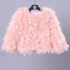 Kvinnors Ny Lyx Fashion Real Ostrich Fur Feather Decoration Cotton Pulded Warm Short Fur Coat Casacos Plus Size SML Bröllopsfest Topps