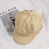 Ny mode basker Kvinnlig platt cap höst vinterfjäder hattar för kvinnor åttkantiga mössmålare hatt vintage England konstnär pläd