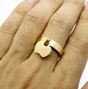 Hurtownie wysokiej jakości biżuteria 316l titanium pozłacany pierścień w kształcie serca litery litery podwójne pierścień serca kobiece pierścień dla kobiety