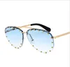 All'ingrosso-Nuovo modo retro rivetti occhiali da sole occhiali da sole uomini e donne specchio rana