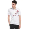 Bordado de flores de rosa camiseta de solapa negra hombres 2019 Summer Nuevo Slim Fit Corta corta Mensificación Camiseta Hipster Camiseta Homme