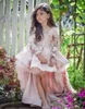 2019 Cute Hi Lo Flower Girls Sukienki V Neck Dzieci Urodziny Princess Dresses 3D Aplikacje Wielopoziomowe suknie