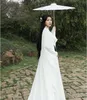 High End Oriental Girl Biały Kostium Starożytne Chiny Wróżka Hanfu Sukienka Wschód Wschód Styl Świeży Elegancki Miecz Lady Chiński Ludowy Taniec Odzież