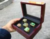 반지 5 PCS 1983 1987 1989 1991 2001 Miami Hurricanes National Championship Ring With Wooden Display Box Case Case Fan Gift Shi 60f5 세트