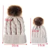 9 colori Cappelli lavorati a maglia Parentchild 2 pezzi Cappelli invernali in pelliccia calda Pom Baby Mom Pom Pom Beanie Berretto da sci Berretto lavorato a maglia DHL JY6834803574