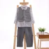 Kinder-Outfits 3-tlg. Anzüge Baby-Trainingsanzug Jungen Gentleman Plaid-Anzüge Hemd + Weste + Hose Kinder-Boutique-Kleidungssets Designerkleidung