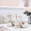 Fashion Luxury Pearls Designer White Women Shoes 4 IN Tacchi alti Scarpe da sposa da sposa Taglia 4-10 Party Prom Women Shoes Spedizione gratuita