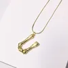 2019 Ny mode kopparpläteringsbrev kärlek halsband korta kvinnliga smycken 18k guldpläterad titan enkel hänge brev halsband6143949