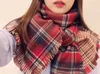 All'ingrosso-2019 l'ultima sciarpa a reticolo di nappe kaki in autunno e inverno scialle a doppio colore di moda in stile giapponese e coreano
