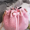 Barnkläder Nyaste Koreanska Baby Girls Mini Princess Purses Fashion Sequins Bucket Väskor Tote Handväskor Barnkedja Korskroppsväskor