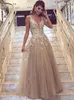 Elegante pizzo Prom Dresses V dal collo profondo Appliques sexy Backless di Tulle Abiti da partito dei vestiti da sera convenzionale Lunghezza Piano cocktail di trasporto