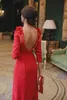 Elegante Arabische Backless Red Evening -jurken met mouwen Kolom Lange formele prom feestjurken Turkije Custom Feather Special Occasio6665351