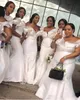 2019 Nya Sexiga Mermaid Bridesmaid Klänningar från axeln Long Satin Ruffles Cap Sleeves Arabiska Plus Storlek Maid of Honor Gowns Wedding Guest