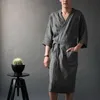 Мужские спящие одежды льняные мужчины халаты платье мужской кимоно халат ночной мужской пижамы сплошной цвет плюс размер летняя ночная рубашка 3xL 5.2A1