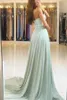 Unique Sweetheart Mint Green Long Bridesmaid Dresses 2019 Billiga En Linje Chiffon Applique Lace Backless Maid of Honor Party Gowns BM0736