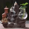 Backflow Burner Holder Ceramic Little Monk Small Buddha Waterfall Sandalwood Censer Crevives Home Decor z 10 stożkami