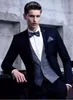 New Brand New Due Bottoni Blu Navy Smoking Dello Sposo Smoking Notch Bavero Groomsmen Uomo Abiti Prom Blazer (Giacca + Pantaloni + Gilet + Cravatta) 028