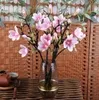人工的なマグノリアの絹の花5頭のレストランのホームオフィスのテーブルの装飾の偽の花3色全長50cm
