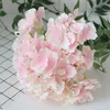 Un manojo de hortensias artificiales, flores, cinco cabezas, ramas de hortensias de seda, 14 colores para centros de mesa decorativos para bodas en el hogar