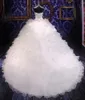 Ny 2020 Luxury Ball Gown Beaded Broderi Bröllopsklänningar Princess Gown Sweetheart Corset Organza Ruffles Cathedral Bridal Gowns Cheap