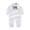 Varejo de inverno Novo bebê macacão bebê mangas compridas algodão macia recém -nascida roupas de bebê de pm pijamas roupas infantis90921894880655