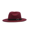 Autumn Winter Flat Brim Wool Feel Fedora Hats z klamrą Jazz Formal Hat Panama Cap Hat Men Men Women Brim Fel Felt Hat221z