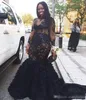 Illusione sexy corpetto nero vestiti da ballo a maniche lunghe con fiori fatti a mano 2019 abbigliamento da sera formale di gioiello a forma di spazzatura su misura