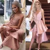 Sexy Pink Short Cocktail Dresses V Neck Spaghetti Straps Hi-lo Satin Homecoming Dress Appliques Formal Graduation Party Gowns vestidos