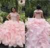 Quinceanera Pink Ruffles 드레스 드레스 어깨에 구슬로 만들어