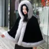 Nouveau hiver mode mignon manteau châle Imitation fourrure Haining fourrure de renard Cape manteau à capuche Cape châle femme spécial en gros