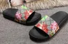 Europ Lyxtofflor Slide Sommarmode Bred Platt Halt Med Tjocka Sandaler Män Kvinnor Designerskor Flip Flops Tofflor 36-45