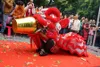 Rote Löwen-Tanzsäulen, handgefertigte Maske für Erwachsene, Maskottchen, Kostüm, Hochzeit, Party, reine Wolle, südlicher Löwe, der ein Spiel auf der Bühne aufführt, chinesisches Fest2362112