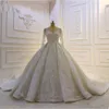 Hochwertige, langärmelige, perlenbesetzte, spitze, große Ballkleid-Hochzeitskleider in Dubai, luxuriöser langer Schwanz