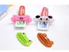 Mignon Animal multifonction presse-agrumes / presse-dentifrice Home Commodity Tube de salle de bains Cartoon Distributeur de dentifrice Extrudeuse KKA7399 100