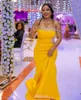 Sarı Kapalı Omuz Uzun Mermaid Gelinlik Modelleri Kristal Saten Artı Boyutu Onur Elbise Ile Özelleştirilmiş Örgün Abiye giyim