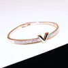 V Письмо дизайн лучшего циркона розовое золото и белые простые ювелирные браслеты браслеты для женщин и девочек