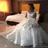 Luxury Ball Gown African Bröllopsklänningar Vintage Arabisk Långärmad Scoop Neck Lace Appliques Beaded Bridal Gowns Plus Storlek