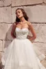 Abiti da sposa Boho bianchi Tulle a strati Una linea di pizzo applicato Sweep Train Abito da sposa da spiaggia Custom Made Plus Size Abiti bohémien De Mari￩e