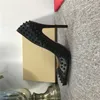 Ücretsiz Kargo Çıplak Patent Deri Perçin Spike Poined Toes Yüksek Topuklu Ayakkabı Kadın Lady Hakiki Deri Düğün Ayakkabı Pompaları Stiletto Topuklu