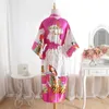 Kvinnors sömnkläder Kvinnor Silk Satin Wedding Robes Mother of the Bride Robe Maid Honor Bridesmaid Floral Bathrobe Kimono Robe1