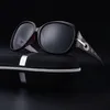 High Quality New Ins Fashion Vintage Sparkling Diamond Polarizing Women Designer Sunglasses Uv Proof 3d Stand