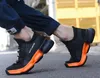 2020Light Ağırlık Çelik Toe Çalışma Emniyet Ayakkabı Erkekler Açık Delindir Korumalı Yıkılmaz Güvenlik Botları Moda Nefes Sneakers Adam