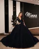 Plus Size Black Ball Suknia Quinceanera Suknie Głębokie Dekolt Długie Rękawy Zroszony Kryształy Koronki Formalna Suknia Słodkie 16 Suknie Wieczorowe