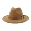 Moda Hombres Mujeres Sombrero de fieltro de lana de ala ancha Fiesta formal Jazz Trilby Sombrero Fedora con hebilla de cinturón Amarillo Naranja Rosy Panamá Cap1505195