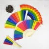 Rainbow LGBT ręcznie odbywa się składany wentylator składany wentylator wentylator w stylu vintage w stylu Rainbow Design Houseed Fans na urodziny Graduation Wakacje rekwizyty JXW593