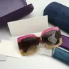 2019 Luxus-Designer-Damen-Sonnenbrille 0083 mit quadratischem Rahmen, einfacher einfarbiger Stil, Top-Qualität, verkaufte Brille, UV400-Schutz, 196 W
